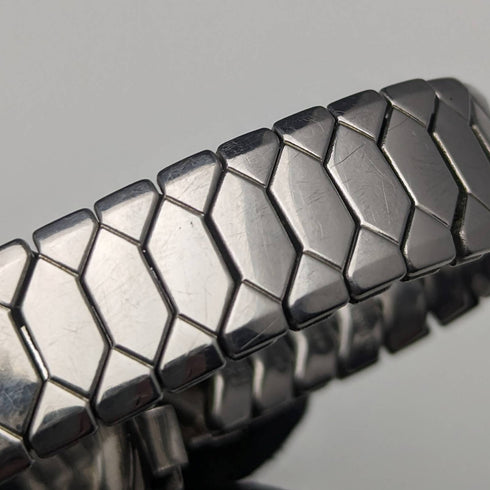 1946 British vintage Russell wristwatch Pure silver case Bellows belt Works well